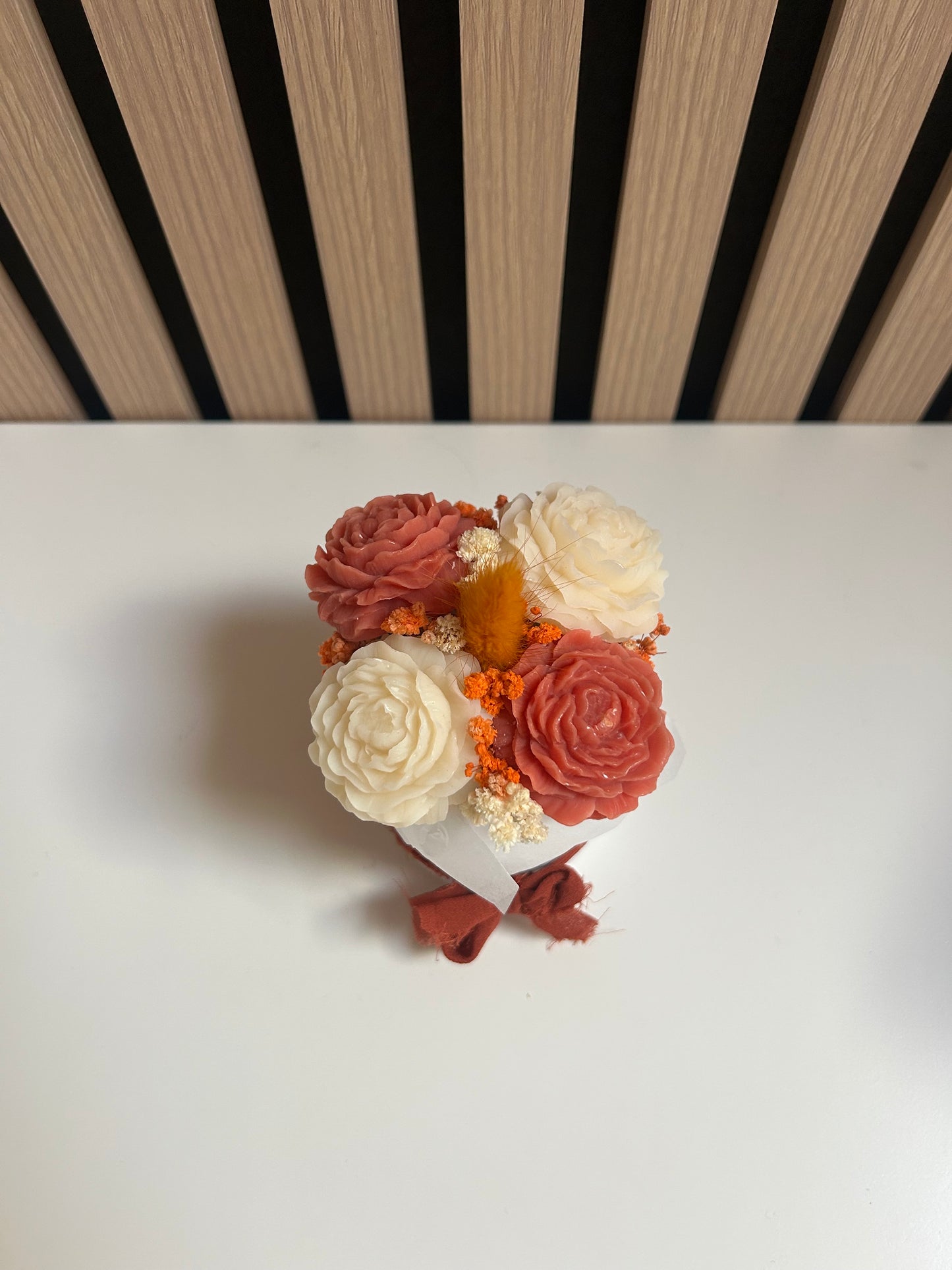 Bouquet pivoine ouverte blanc et terracotta