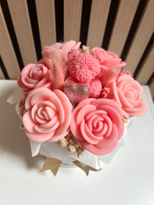 Bouquet de Fleurs en Cire – Édition Saint-Valentin Modèle Ourson Rose