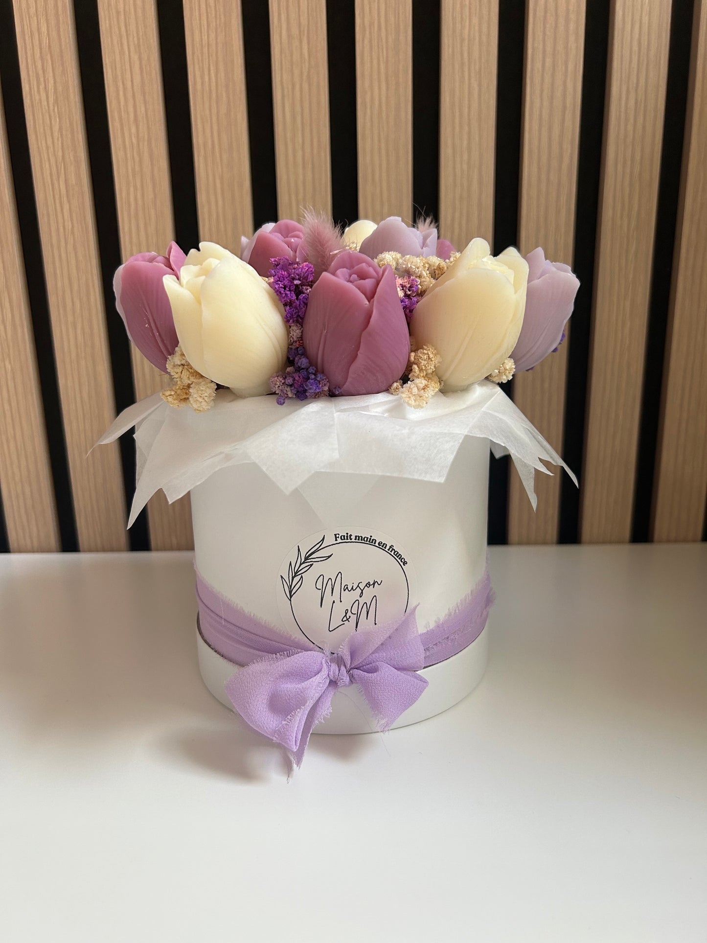 Bouquet floral lilas, mûre et blanc