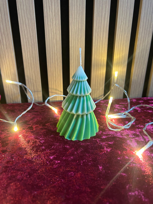 Bougie décorative parfumée – Sapin enneigé