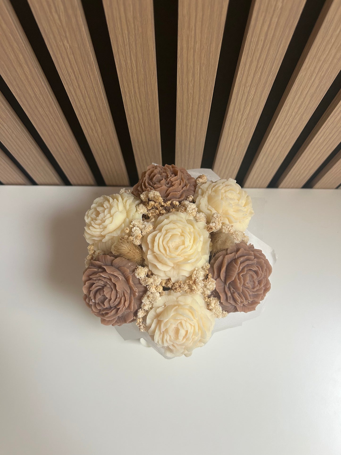 Bouquet floral sable/brun et blanc