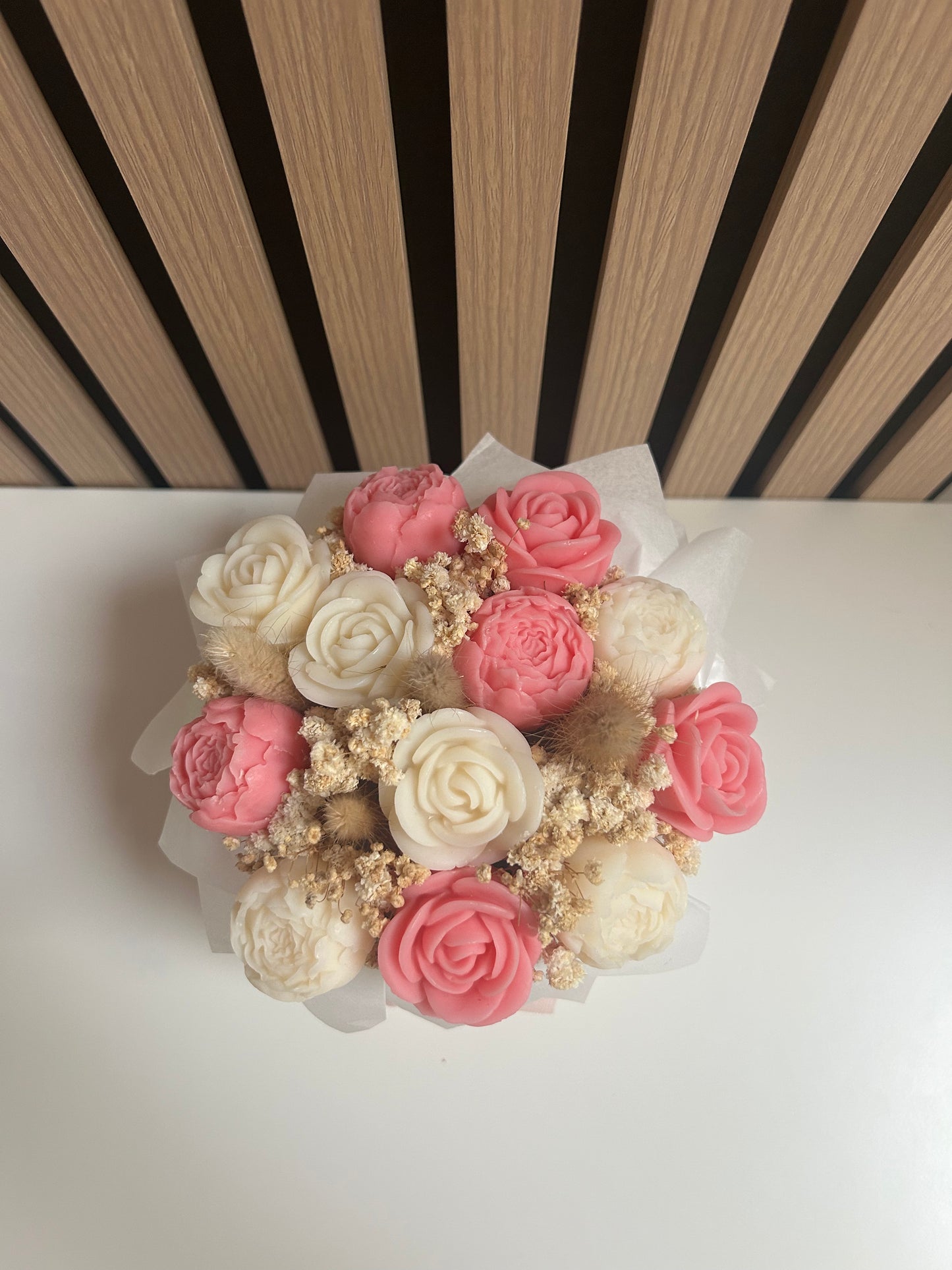 Bouquet floral rose et blanc